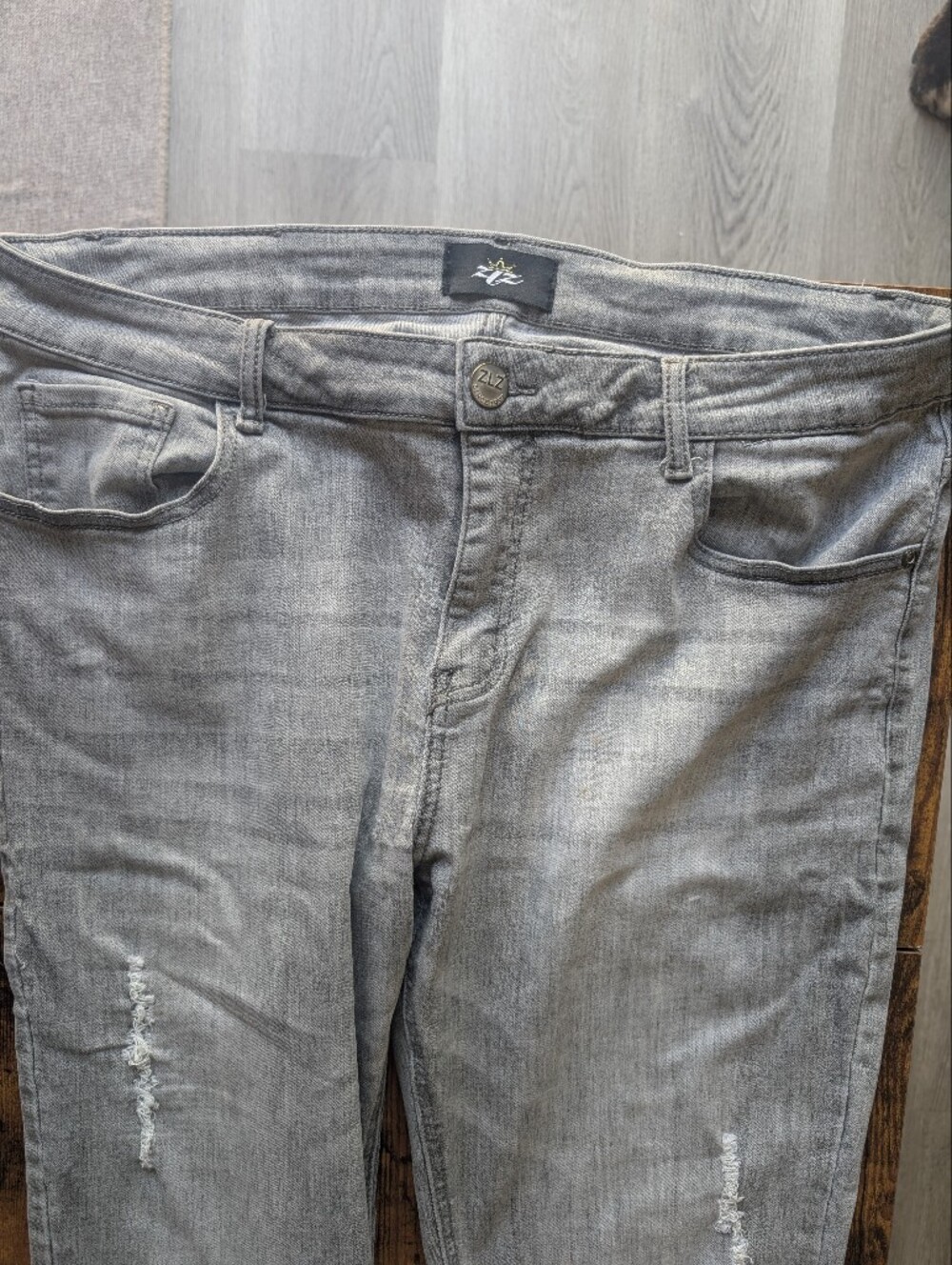 Women's Grey Washed Jeans